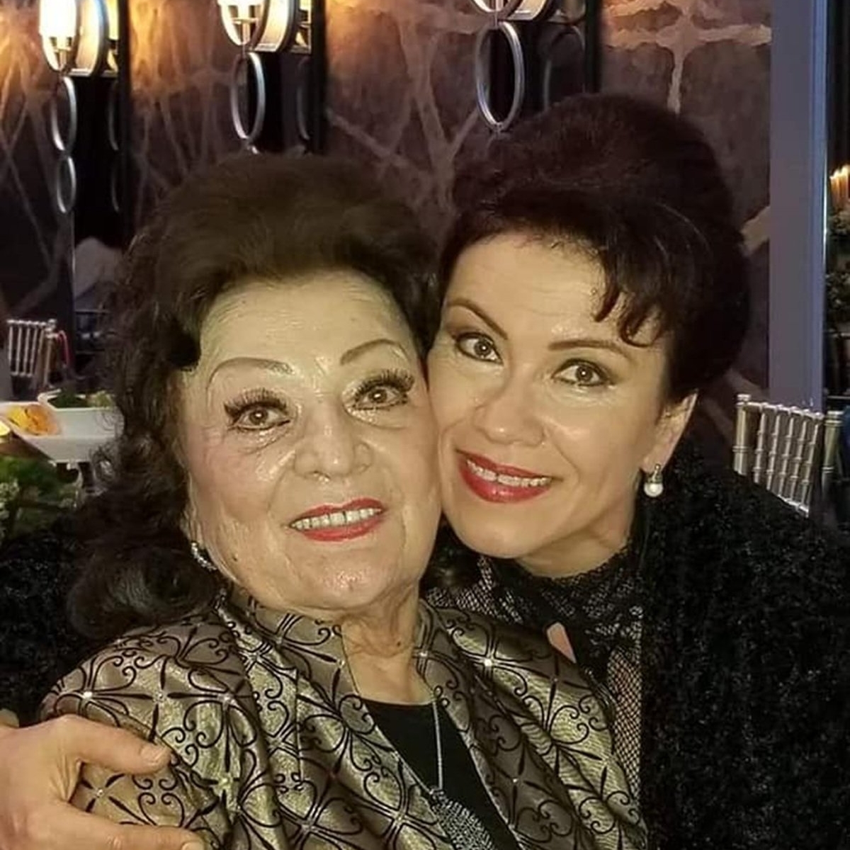 Așa mamă, așa fiică! Cât de mult seamănă Camelia, fiica Mariei Ciobanu cu mama ei