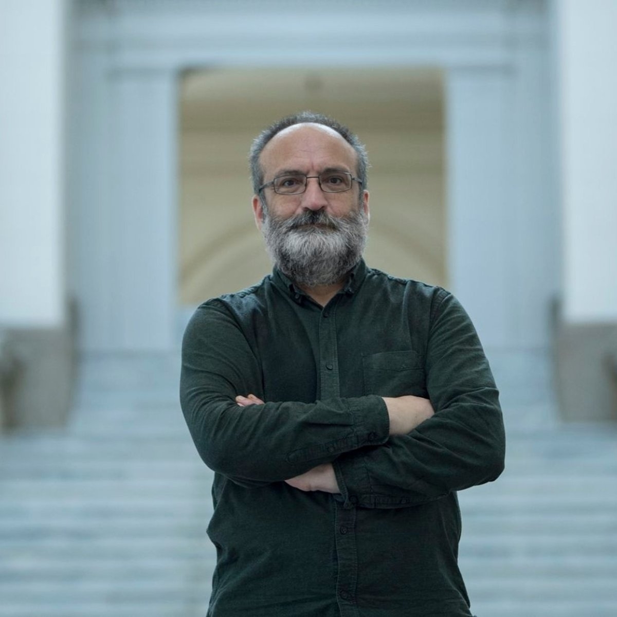 Doliu în presa românească. A murit jurnalistul Victor Kapra