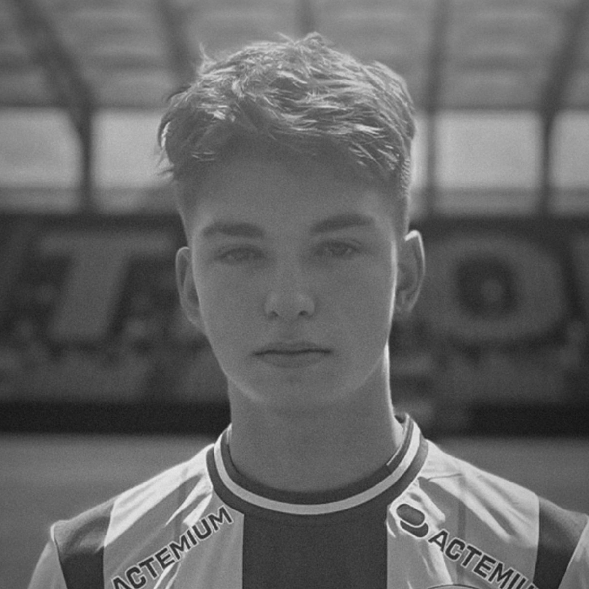 Mario, un tânăr fotbalist de 16 ani a murit călcat de tren la Comarnic. Era junior la Petrolul