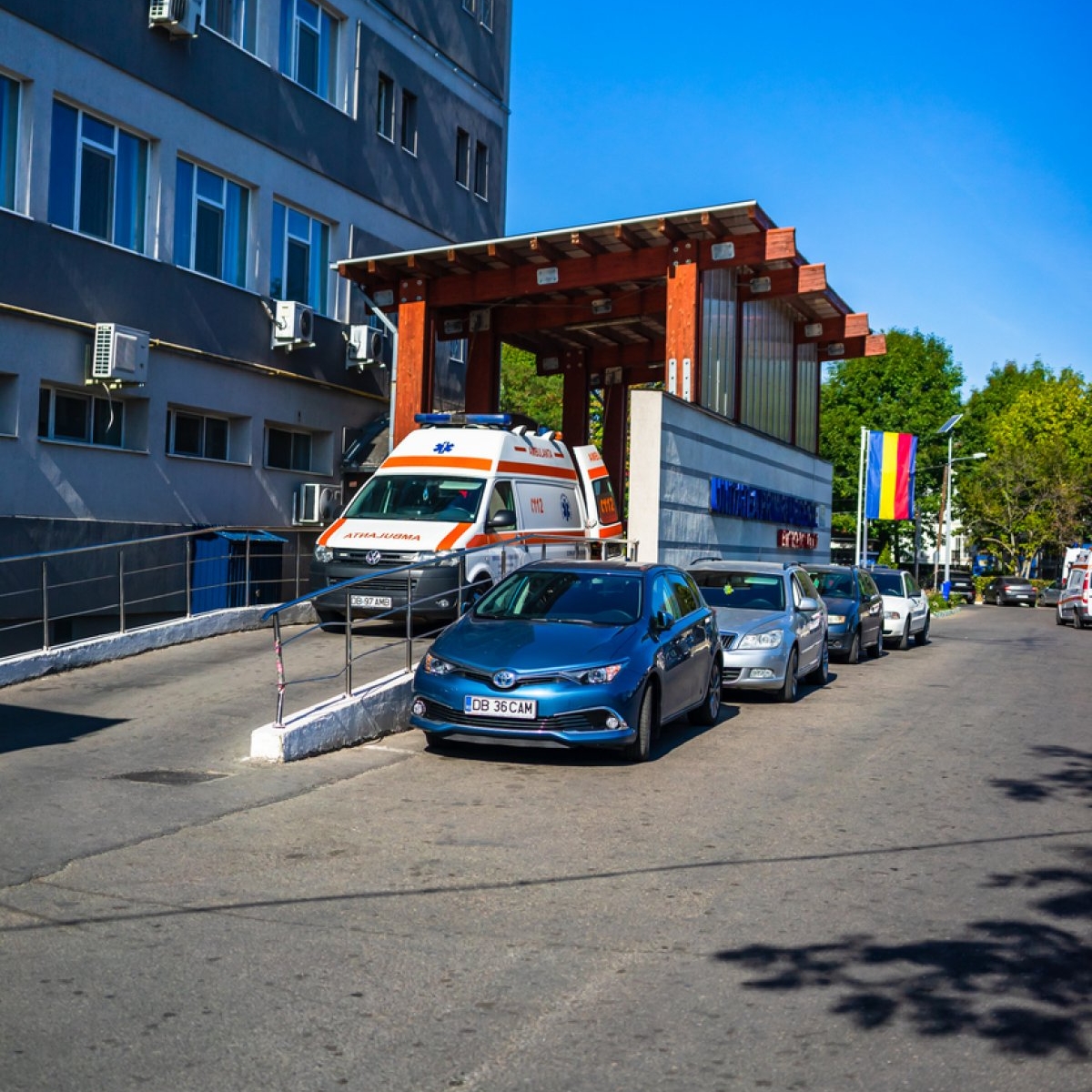 O asistentă în vârstă de 23 de ani din Constanța a murit la locul de muncă, la scurtă vreme după ce a intrat în tură