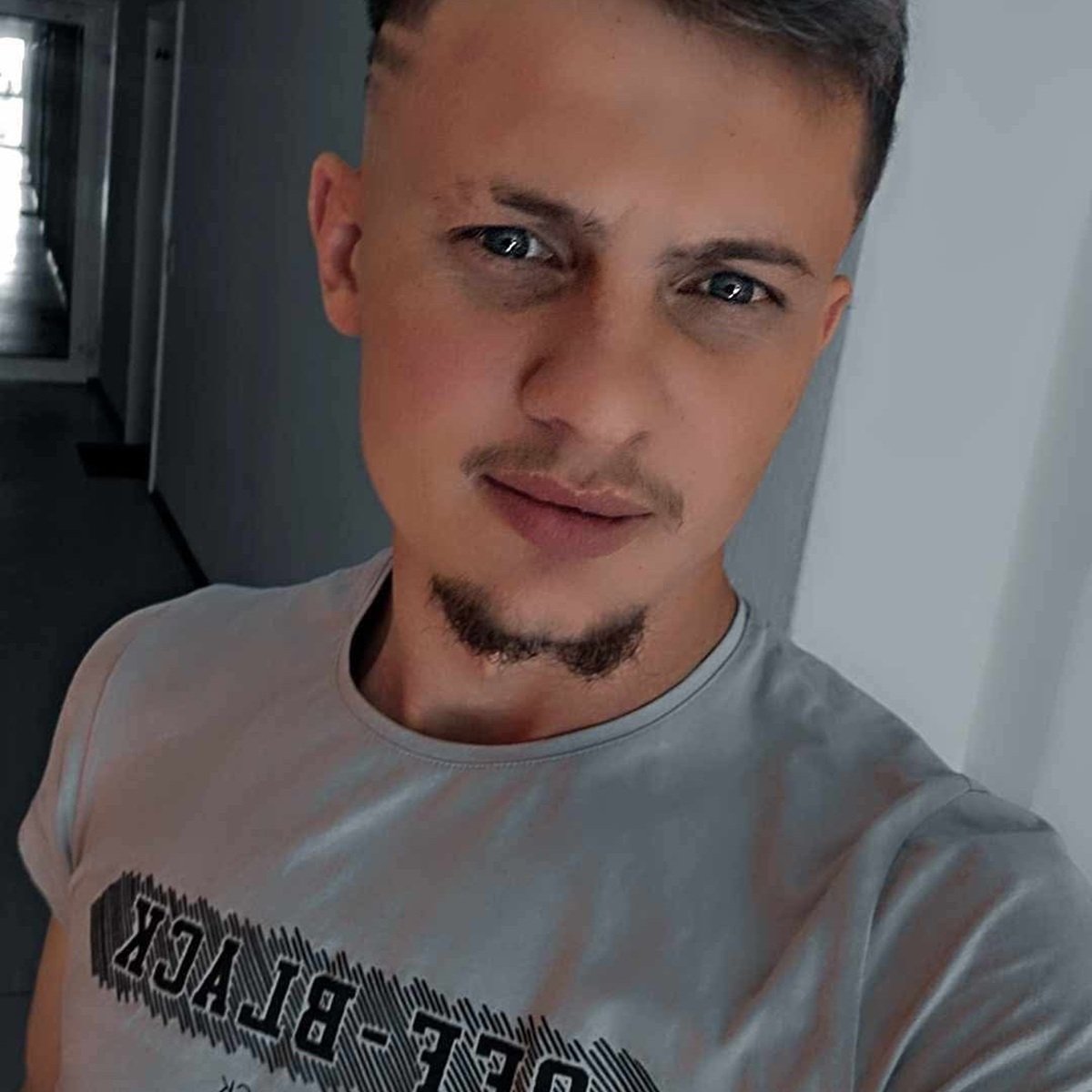 Lucian, tânărul din Vaslui ucis de adolescentul de 16 ani urmează să fie condus pe ultimul drum. Sătenii strâng bani pentru înmormântare