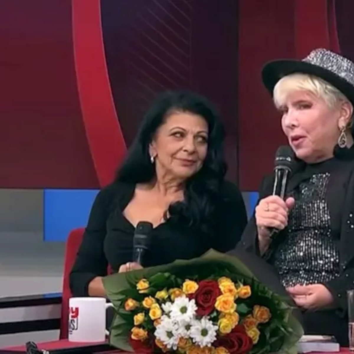 Elena Cârstea și Silvia Dumitrescu au îngropat securea războiului, în direct, la televizor. Motivul pentru care au fost certate 12 ani