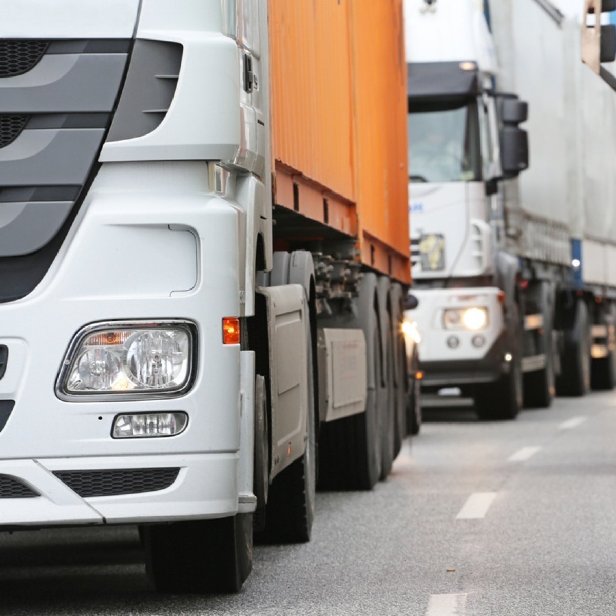 Șofer român de TIR, ucis în Spania de un coleg pe care l-a prins în timp ce îi fura motorina din rezervor