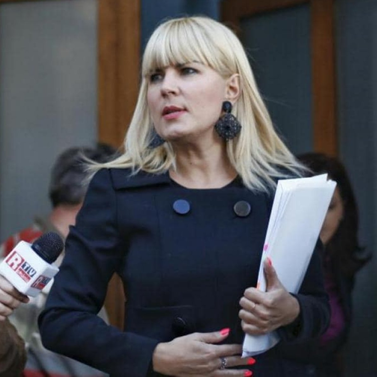 Elena Udrea, așa cum n-a mai fost văzută pe internet de ani de zile. A făcut o postare în care și-a exprimat nemulțumirea: „A trebuit să o trezesc pe Eva"