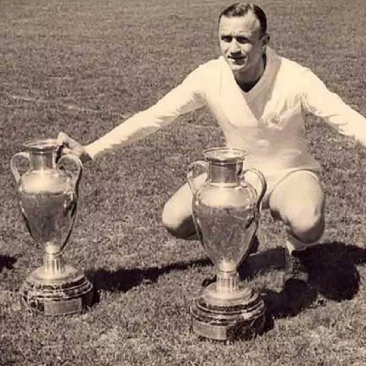 A murit Jose Emilio Santamaria, legenda fotbalului de la Real Madrid