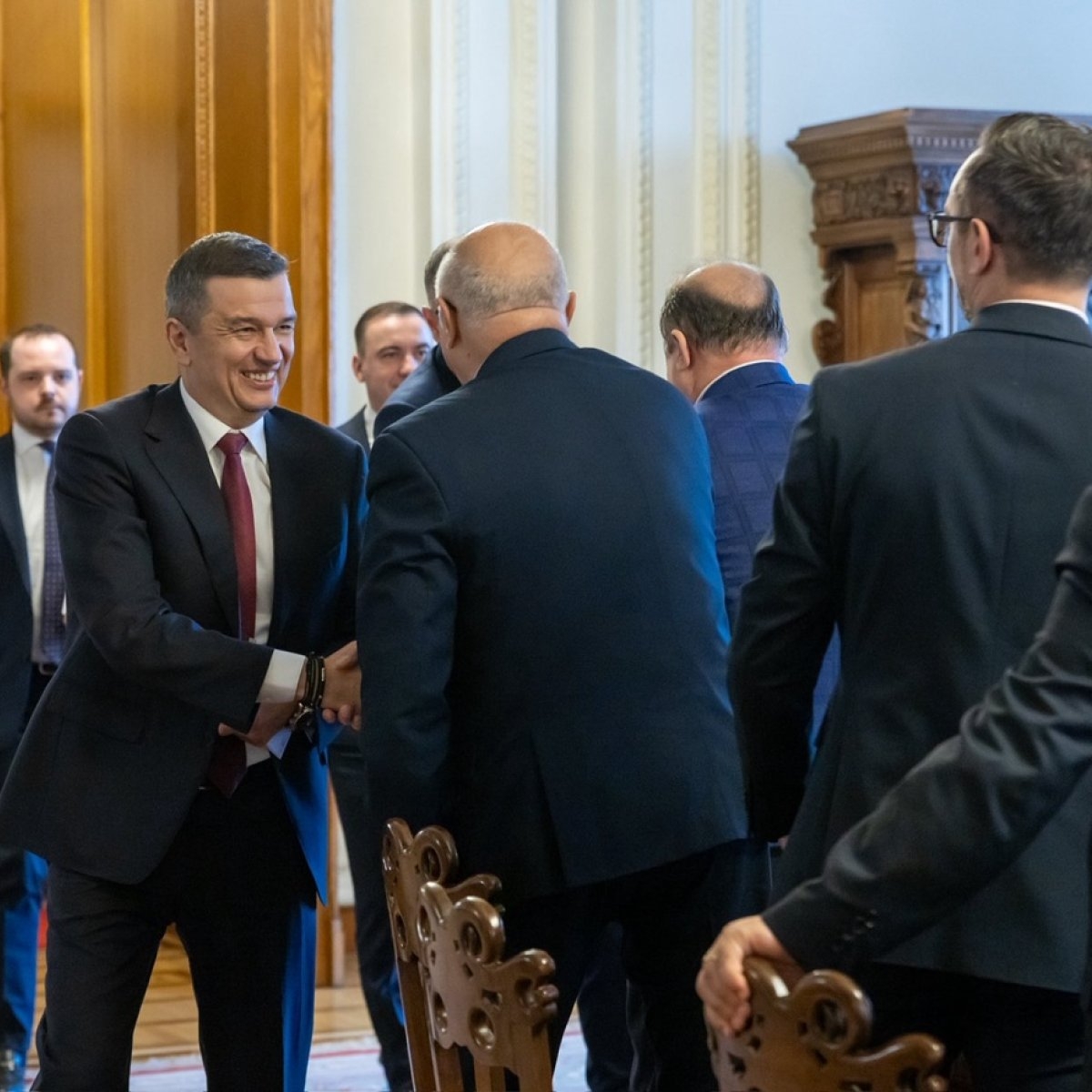 PSD și AUR au anunțat o moțiune de cenzură comună pentru a demite guvernul Bolojan. „Alianța de astăzi confirmă minciuna permanentă a lui Grindeanu”