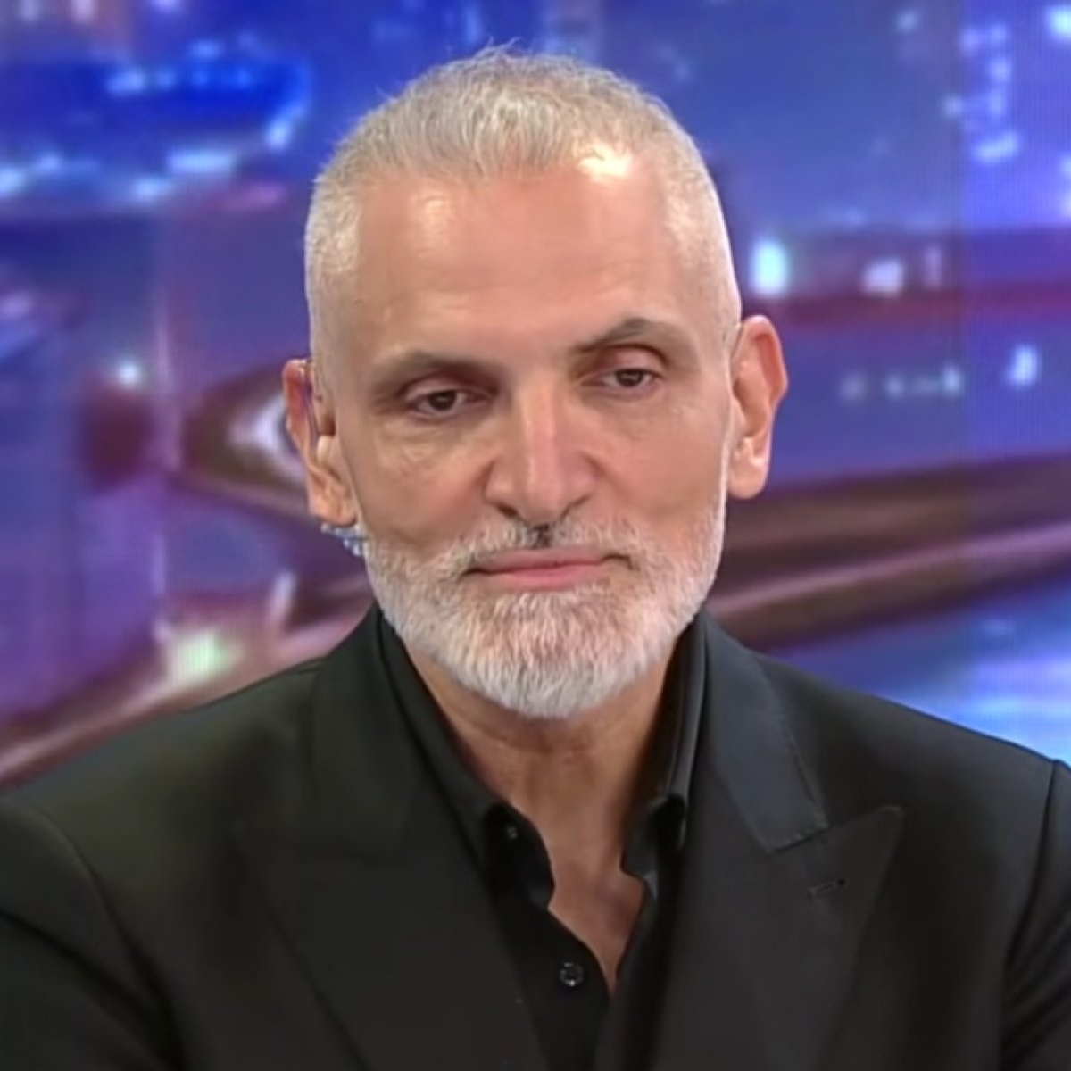 Damian Drăghici, bunic la 56 de ani. Fiica lui "secretă" a devenit mamă, iar nepoata îl adoră