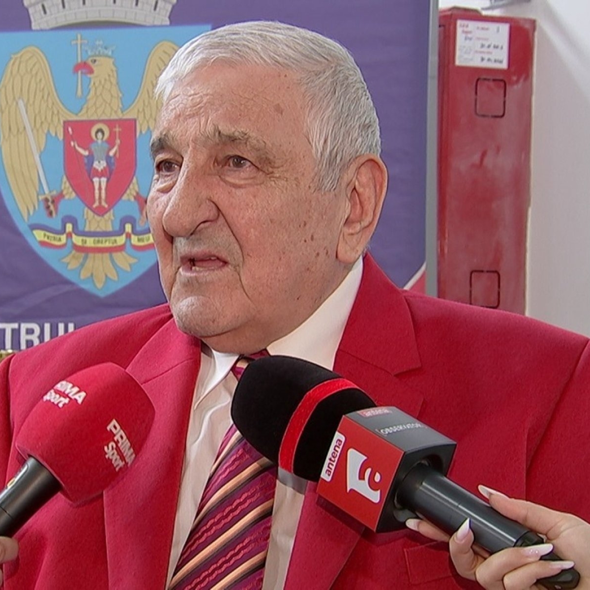 Rică Răducanu, declarații emoționante despre motivul pentru care nu a mers la înmormântarea mamei și fratelui său. „N-am dormit două nopți”