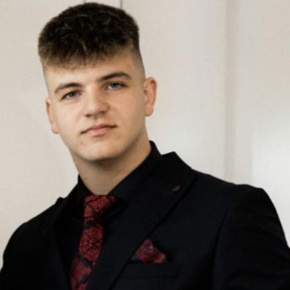 Alex, un tânăr de 19 ani a sfârșit într-un cumplit accident de motocicletă în munții Bârgăului