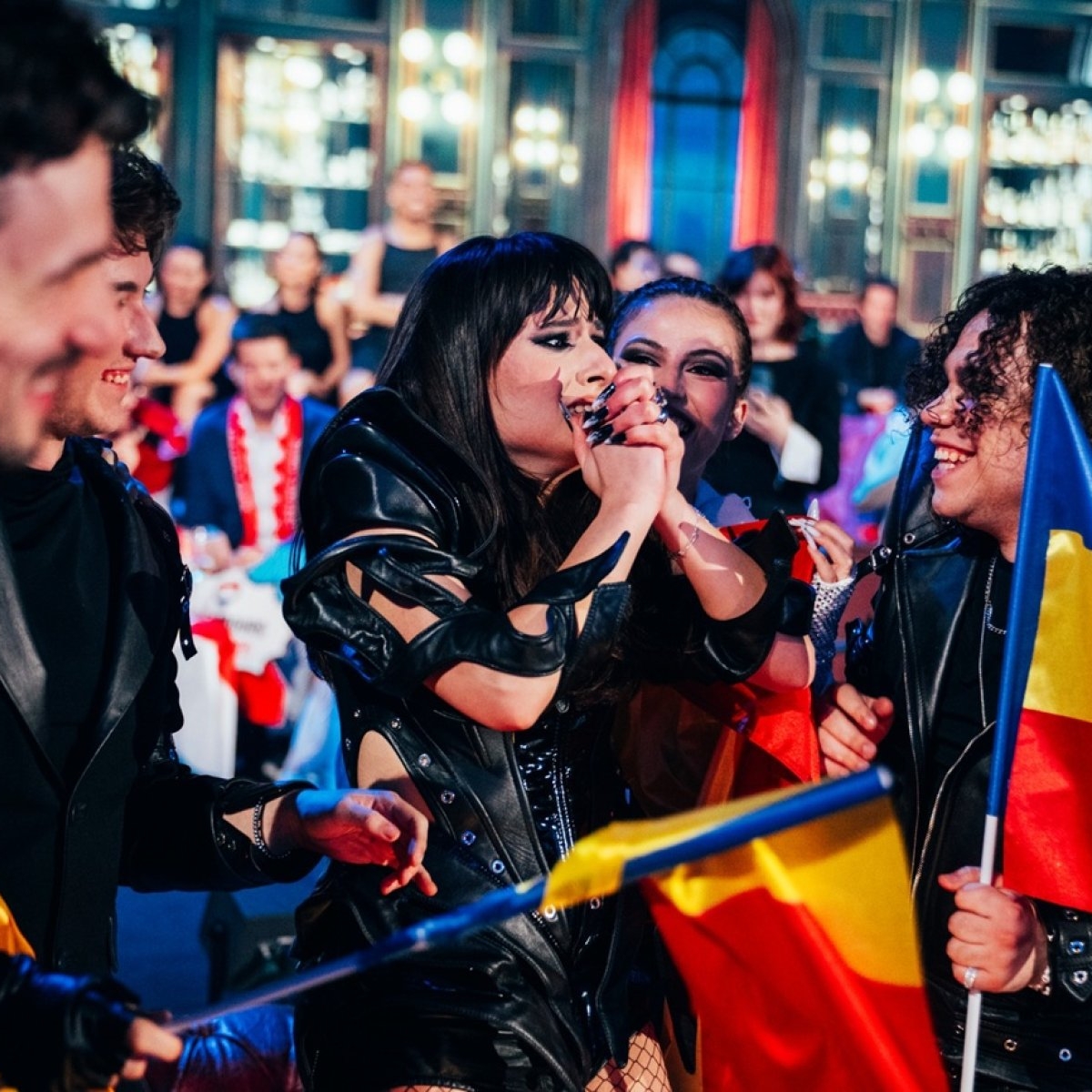 Alexandra Căpitănescu a fost așteptată de sute de români la aeroport, la întoarcerea în țară. Ce mesaj a transmis după ce a ocupat locul 3 la Eurovision 2026