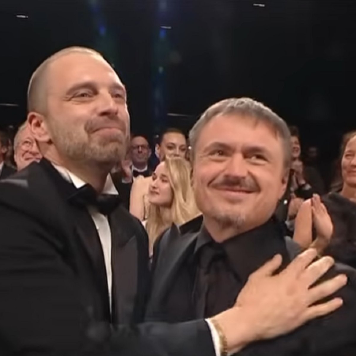 Cristian Mungiu și Sebastian Stan, ovaționați la festivalul de la Cannes 2026. Regizorul român a intrat în cursa pentru Palme d'Or cu filmul „Fjord”
