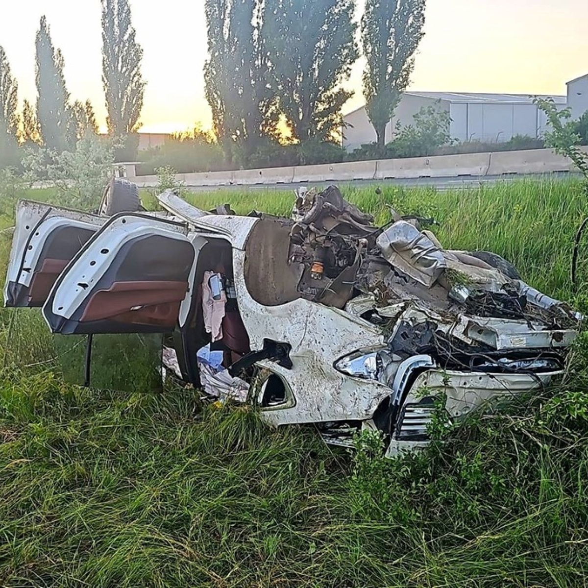 Alexandru, un tânăr de 19 ani din Brăila a murit într-un cumplit accident. Prietenul lui de 18 ani se zbate între viață și moarte