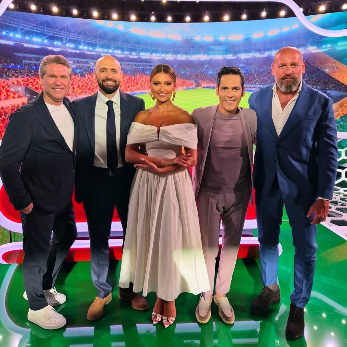 „Ce caută Bănică la Mondial?”, val de reacții din partea fanilor după apariția artistului în rol de comentator la inaugurarea Campionatului Mondial 2026