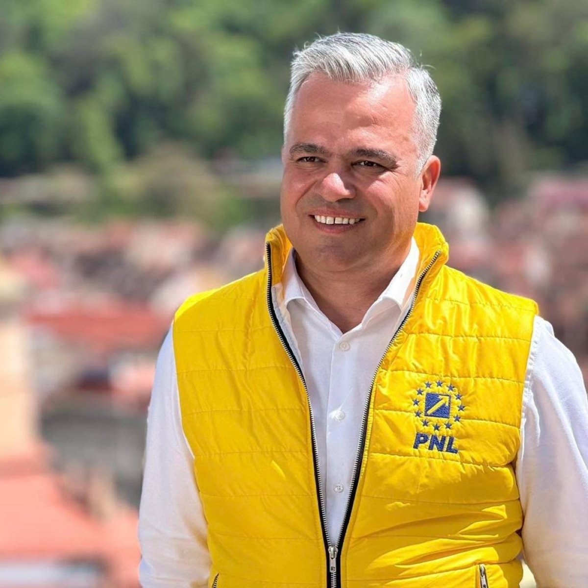 Adrian Veștea candidează pentru șefia PNL, deținută de Ilie Bolojan. „Este nevoie de o schimbare profundă de optică”