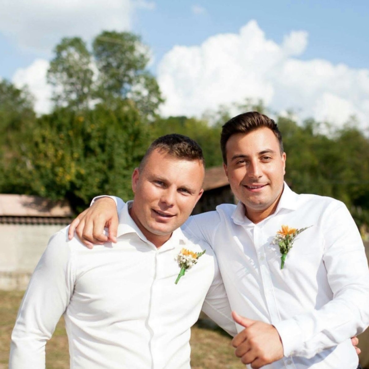 Valentin Sanfira, imagine rară în online cu fratele lui. Cât de mult seamănă cei doi și ce mesaj emoționant i-a transmis artistul