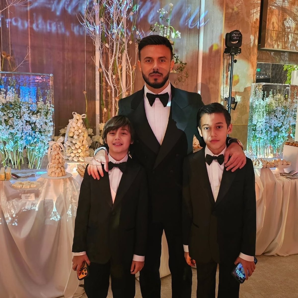 Gabi Bădălău și-a dus copiii pe Muntele Athos: „Nu există un dar mai mare pentru un tată”