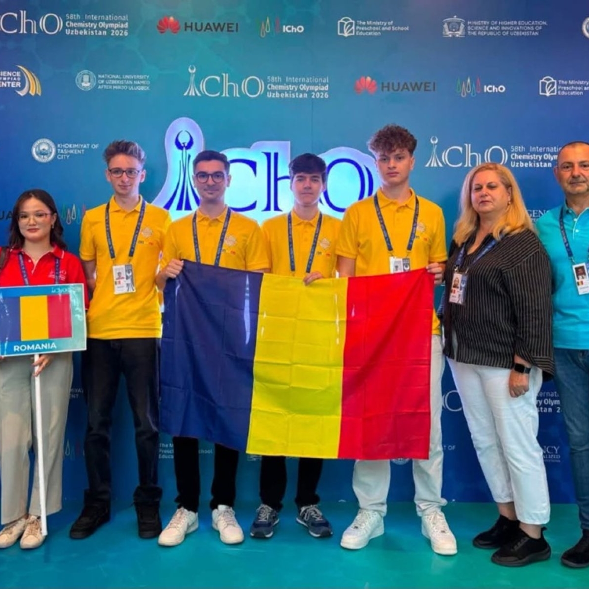 Ei sunt mândria României! Copiii români au adus casă o medalie de aur, două de argint și una de bronz la Olimpiada Internațională de Chimie din Republica Uzbekistan