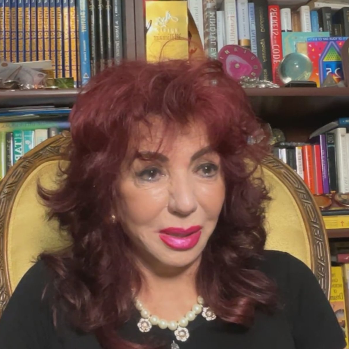 Carmen Harra a primit amenințări cu moartea când și-a anunțat vizita în România. „Te facem momeală, prea te crezi atotștiutoare”