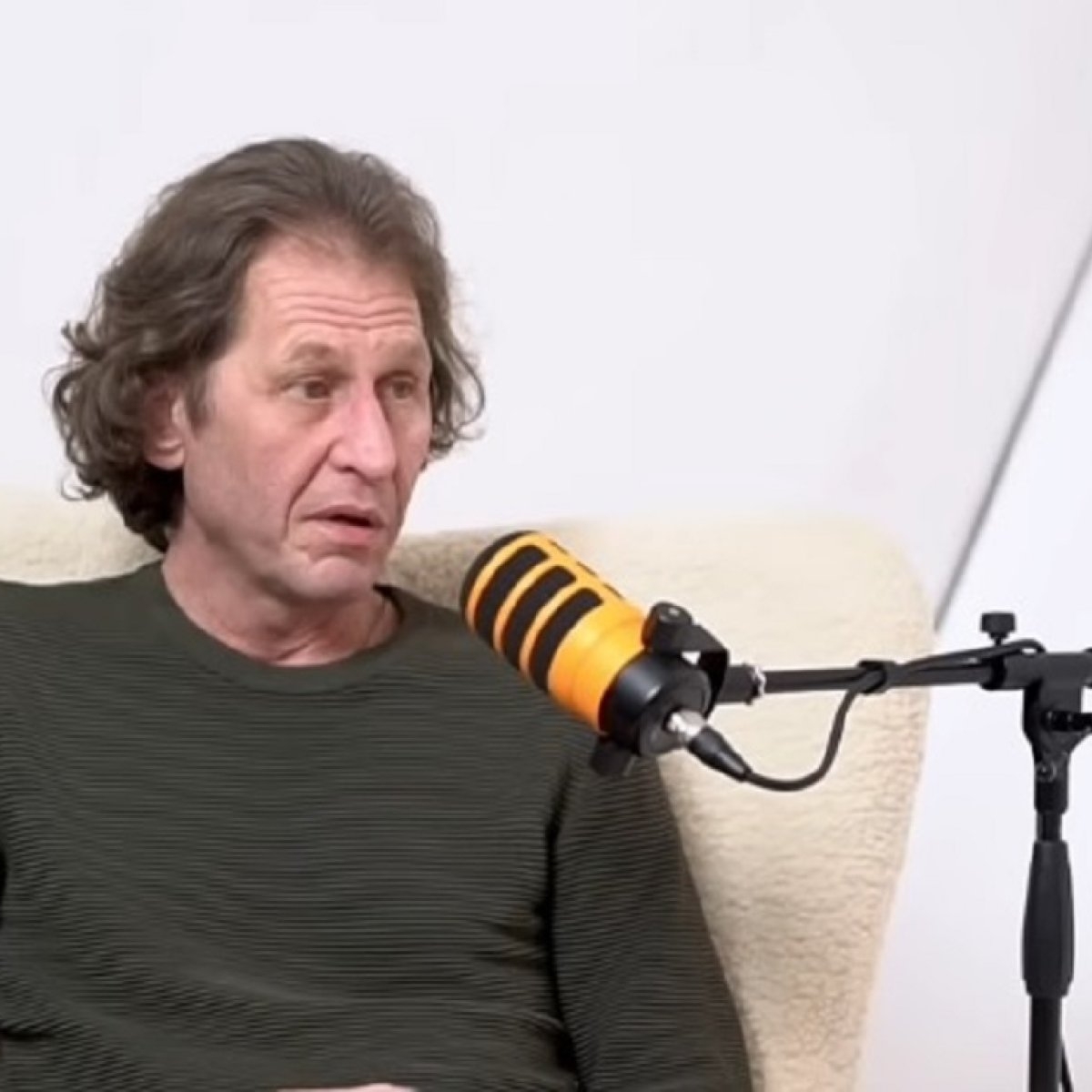 Mircea Solcanu vorbește cu durere despre traiul greu de după plecarea din televiziune. „Am trăit cu 50 de lei pe săptămână. Mâncam o singură dată”