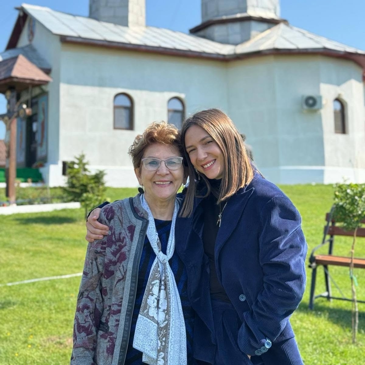 Adela Popescu a împlinit 40 de ani. Mesajul rar și deja viral venit din partea mamei sale: „Am fost răsplătiți cu un copil ca tine”
