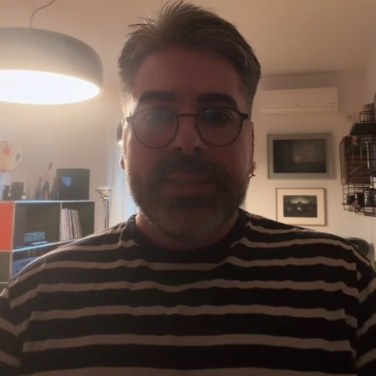 Maurice Munteanu, declarație publică de iubire pentru un bărbat misterios. „Te-am iubit și te voi iubi”