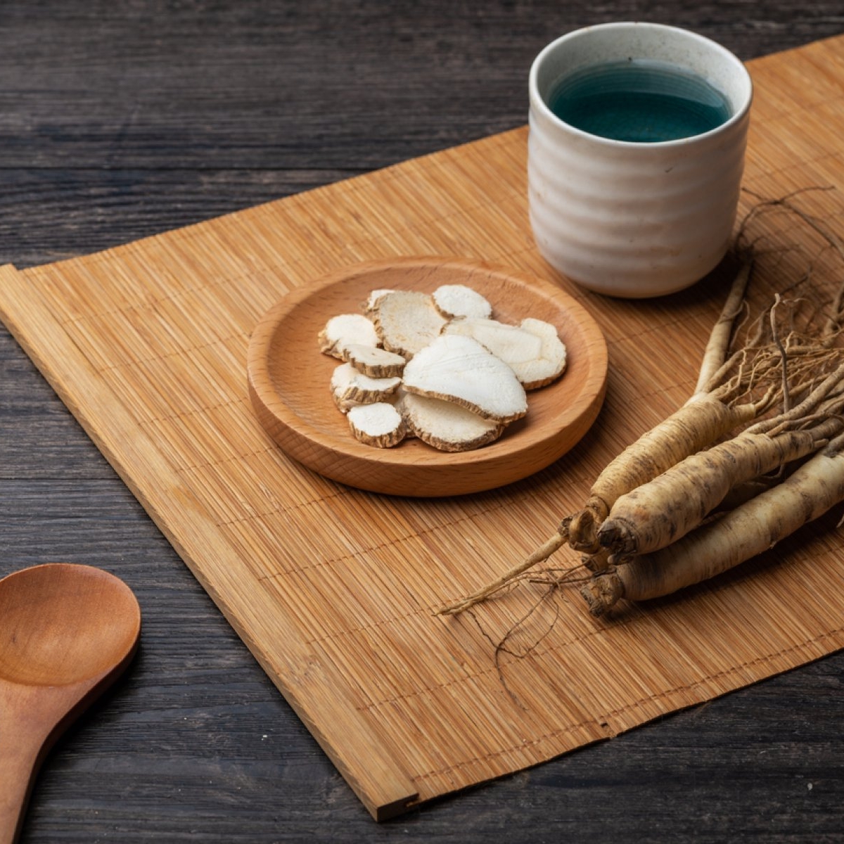 Astragalus: beneficii și recomandări