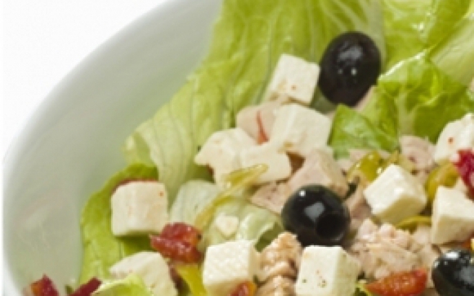 Salata de ton: 5 moduri savuroase de a o prepara