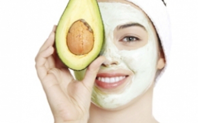 5 motive pentru care ar trebui sa folosesti avocado in ritualul tau de frumusete