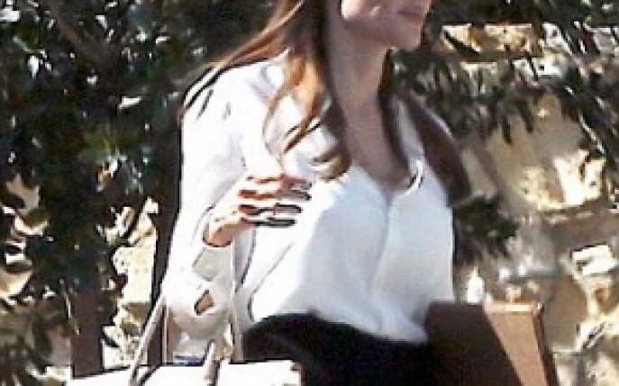 Angelina Jolie s-a intors pe platourile de filmare!