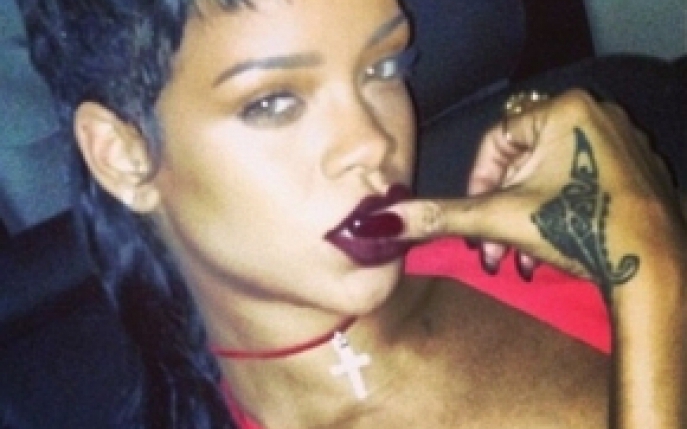 Rihanna si-a lasat chica. Iti place cum ii sta?