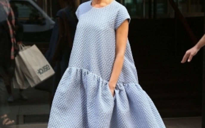 Victoria Beckham s-a imbracat urat! Vezi ce a purtat