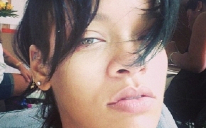 Iti place cum arata Rihanna nemachiata? Vezi poza cu peste 360.000 de like-uri