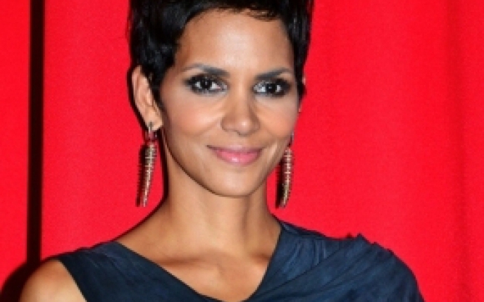Halle Berry a nascut un baietel!