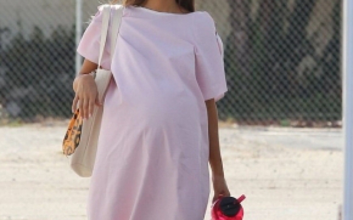 Jessica Alba este insarcinata?