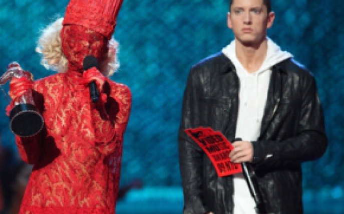 Lady Gaga l-a detronat pe Eminem la vanzari