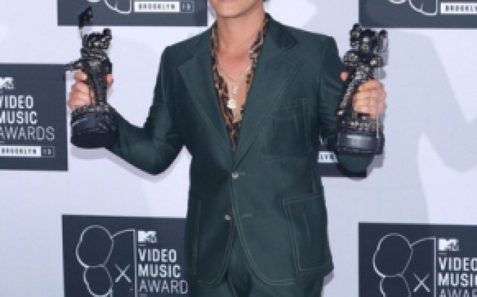 Bruno Mars, cel mai piratat artist din 2013