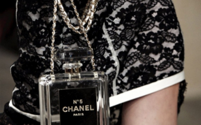 Aceasta este noua poseta must-have a vedetelor
