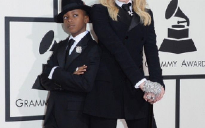Cum s-au imbracat vedetele la premiile Grammy
