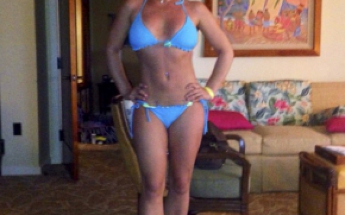 Cat de sexy este Britney in costum de baie! 