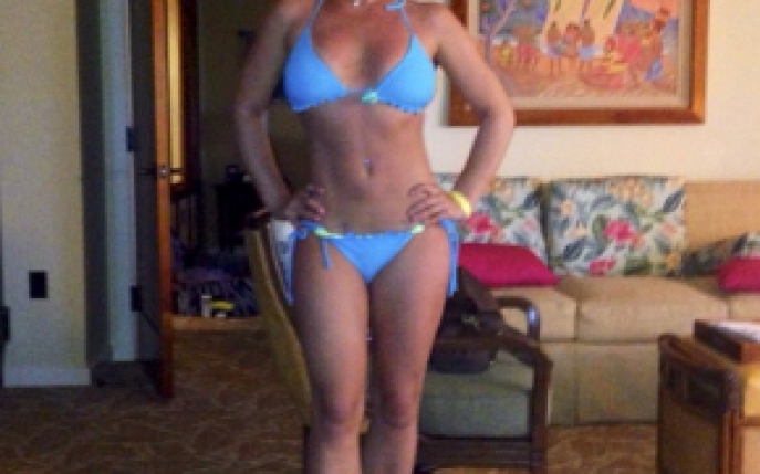 Cat de sexy este Britney in costum de baie!
