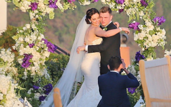 Ti-l amintesti pe Nick Carter din formatia Backstreet Boys? S-a insurat!