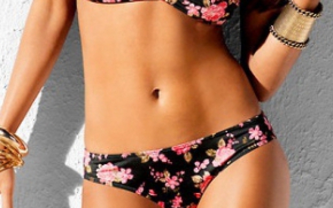Costume de baie fara bretele pentru un bronz fara urme