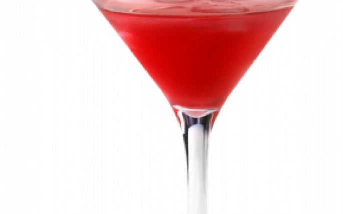 Top 4 cocktailuri de vara care nu trebuie sa lipseasca de la petrecerile de sezon
