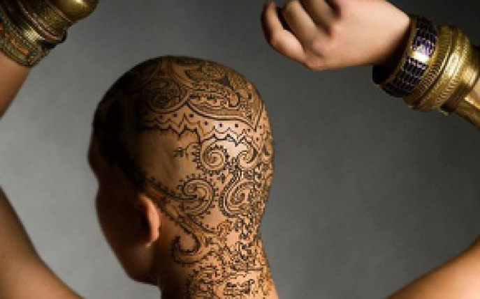 Tatuajele cu henna le-au schimbat viata acestor femei