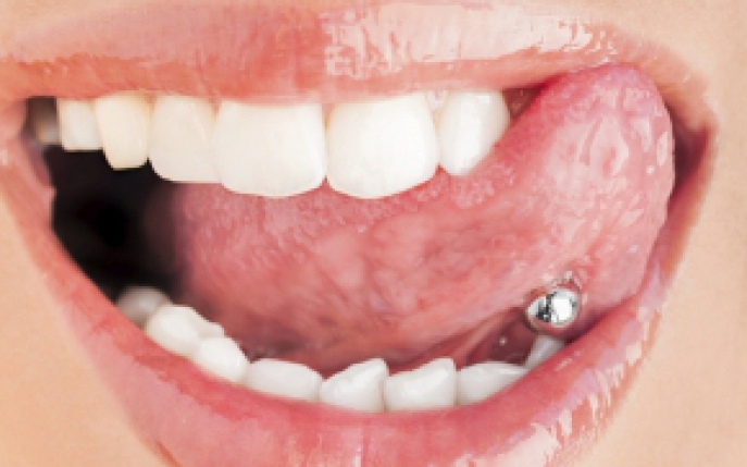 5 motive pentru care sa nu iti faci piercing in limba