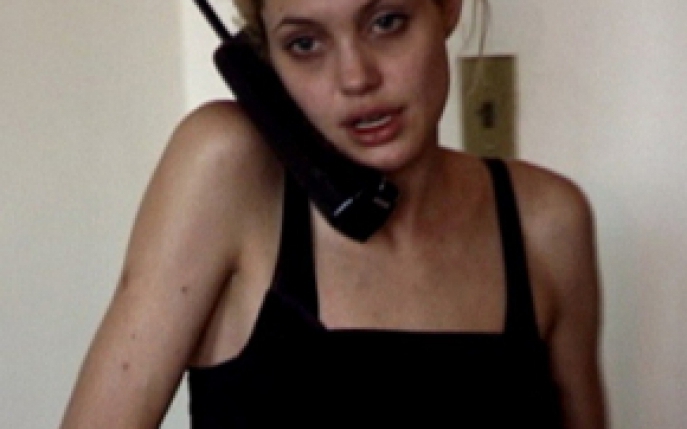 Vezi o inregistrare socanta cu Angelina Jolie drogata!