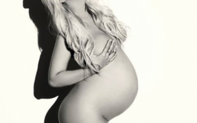 Christina Aguilera a pozat nud in ultimele saptamani de sarcina 