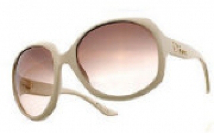 Descopera cei mai trendy ochelari de soare din 2009!