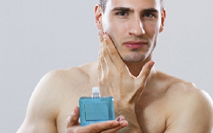 10 parfumuri de barbati pe care femeile le adora