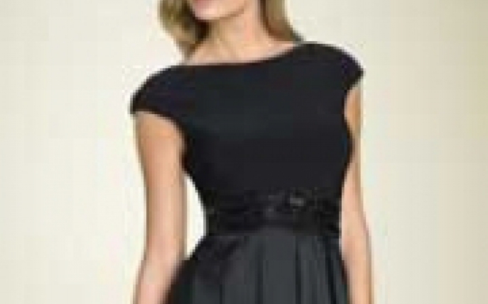 Little black dress nu se demodeaza niciodata